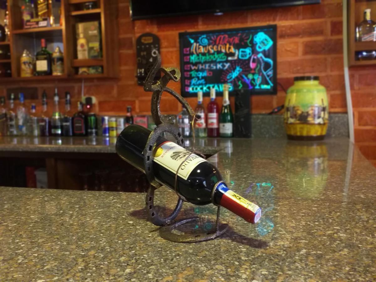 Hostal Resto - Bar "El Penon" อาเลาซี ภายนอก รูปภาพ