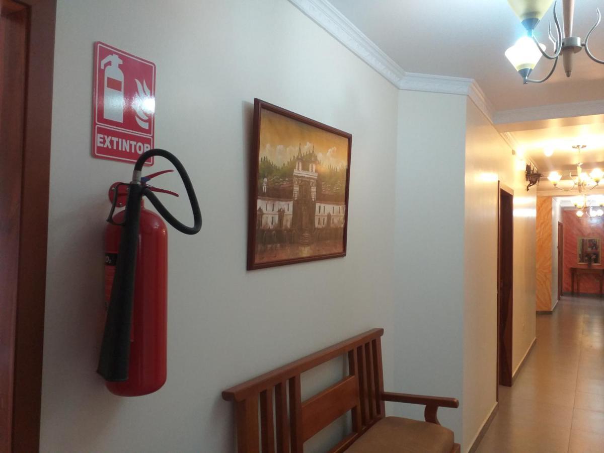 Hostal Resto - Bar "El Penon" อาเลาซี ภายนอก รูปภาพ